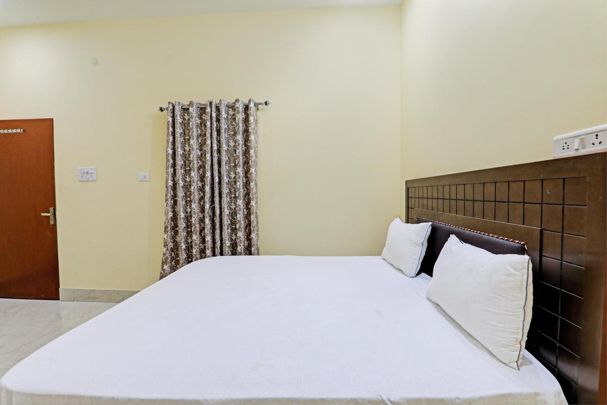Hotel O Home Singhs Delight Варанаси Экстерьер фото