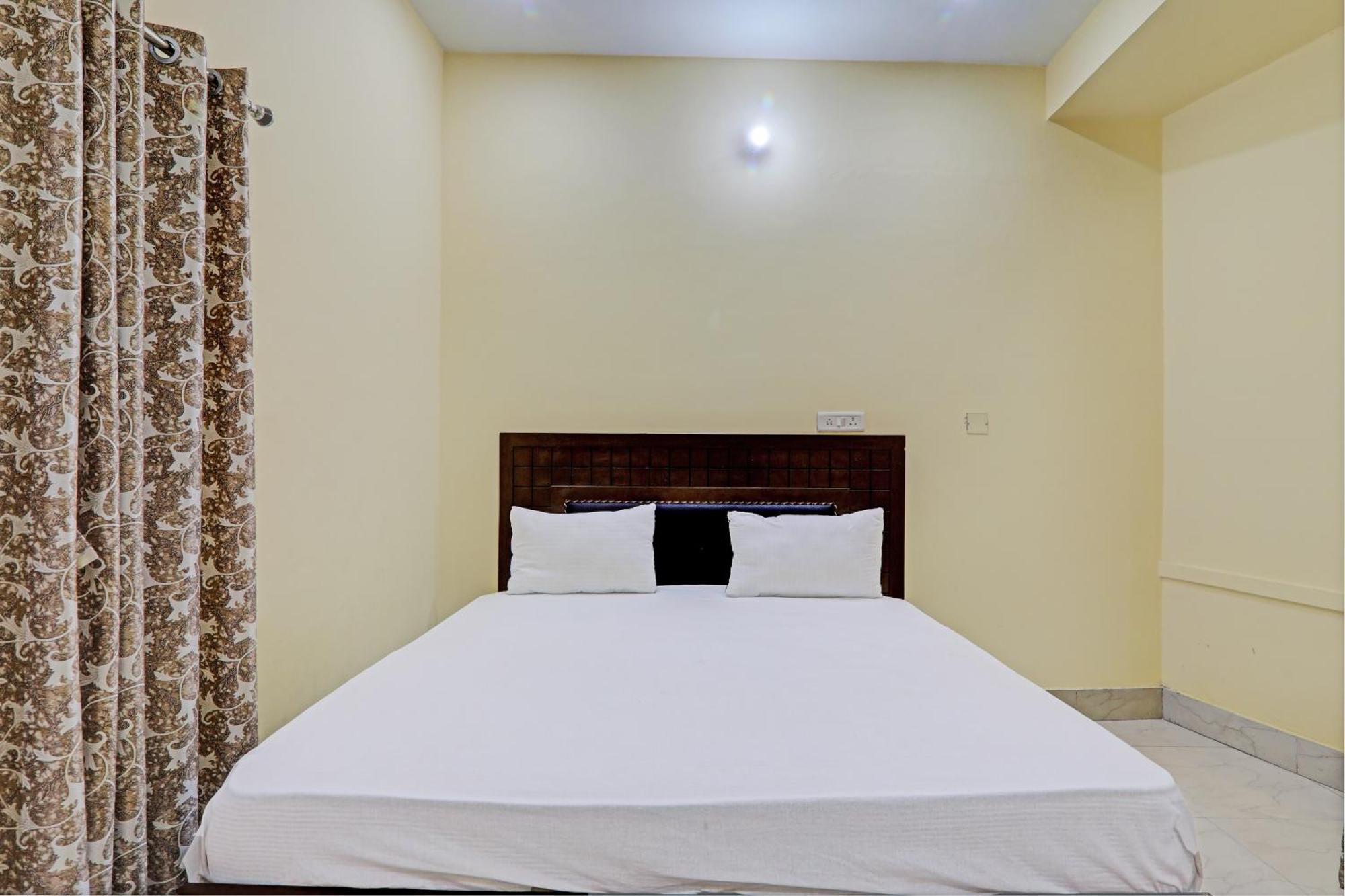 Hotel O Home Singhs Delight Варанаси Экстерьер фото